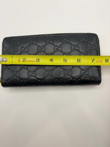 Black Embossed Gucci Wallet rt $765 2019