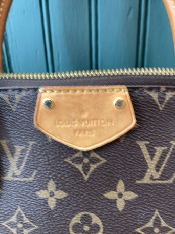 Signature Monogram Louis Vuitton Handbag Turenne Satchel 2018 with ppwk & shopping bag 

VGUC, PM