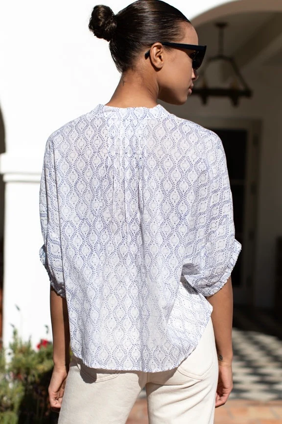 White blue Emerson Fry Short Sleeve Blouse Floral print button down, One Size
