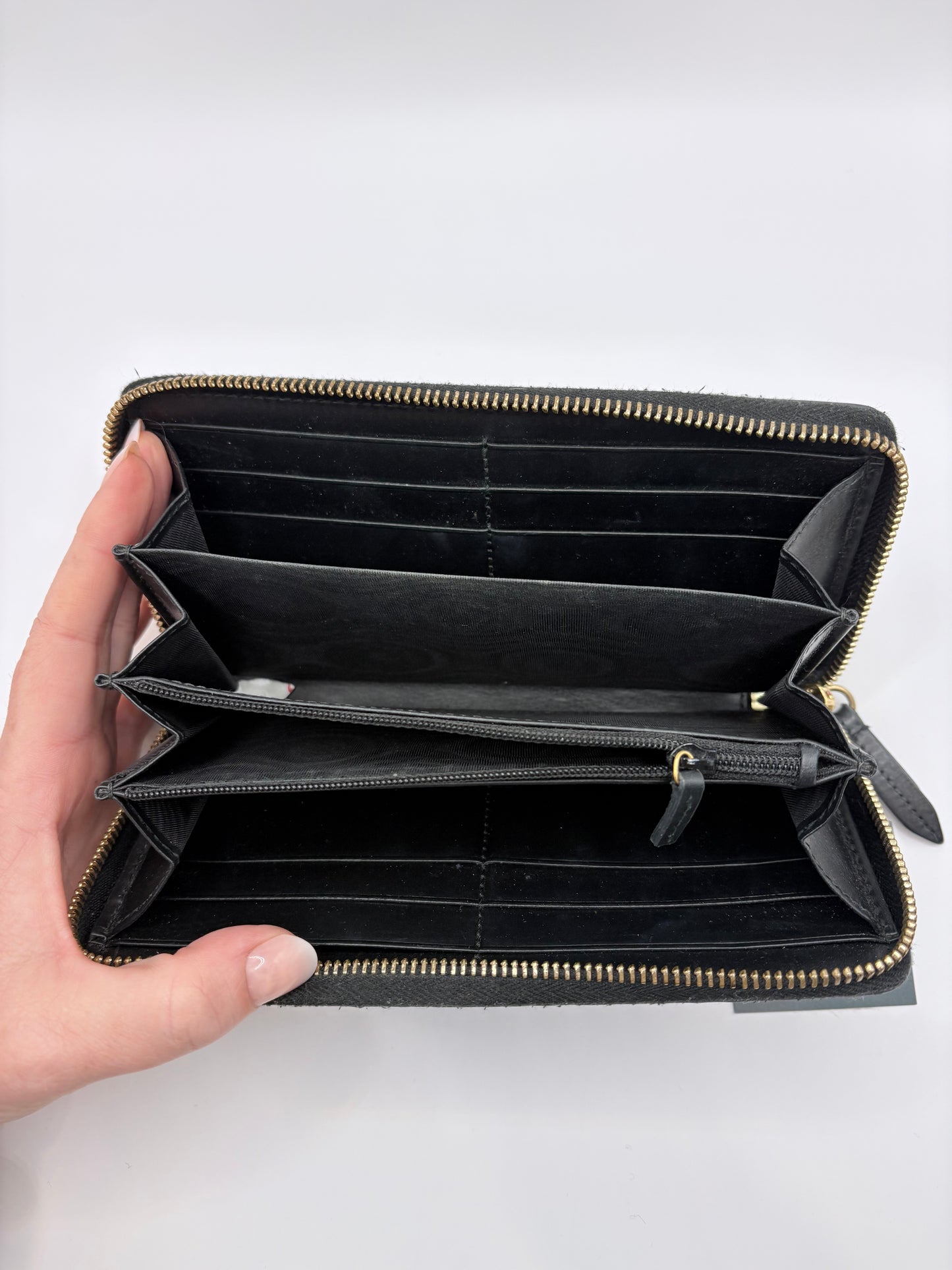 Black Embossed Gucci Wallet rt $765 2019