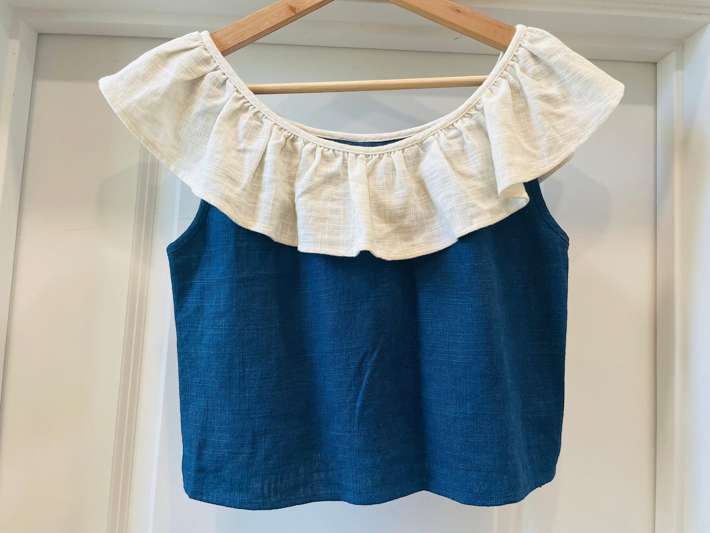 Navy/Cream Staud Sleeveless top Linen, ruffle collar , xs