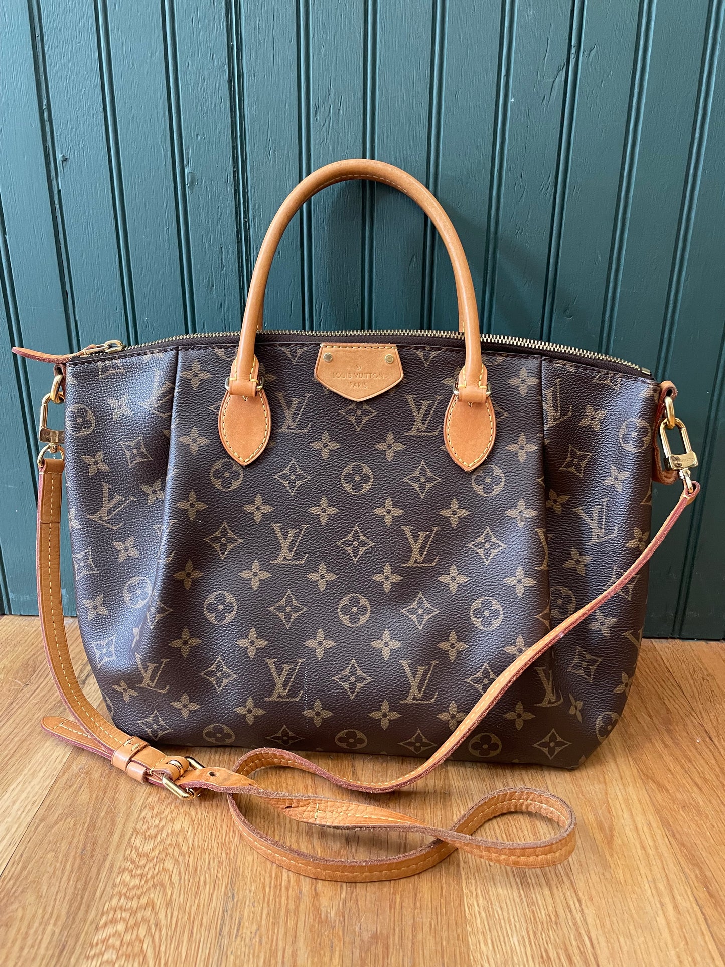 Signature Monogram Louis Vuitton Handbag Turenne Satchel 2018 with ppwk & shopping bag 

VGUC, PM