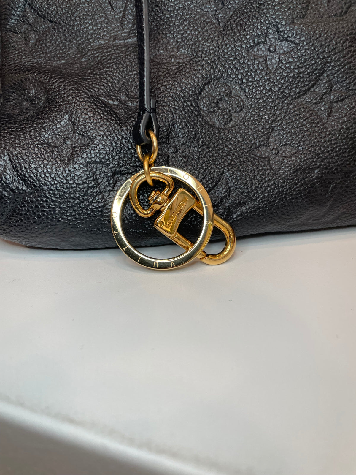 Black  Empreinte Louis Vuitton Handbag Excellent condition Artsy/Artsie MM 2022, BAG AND BOX