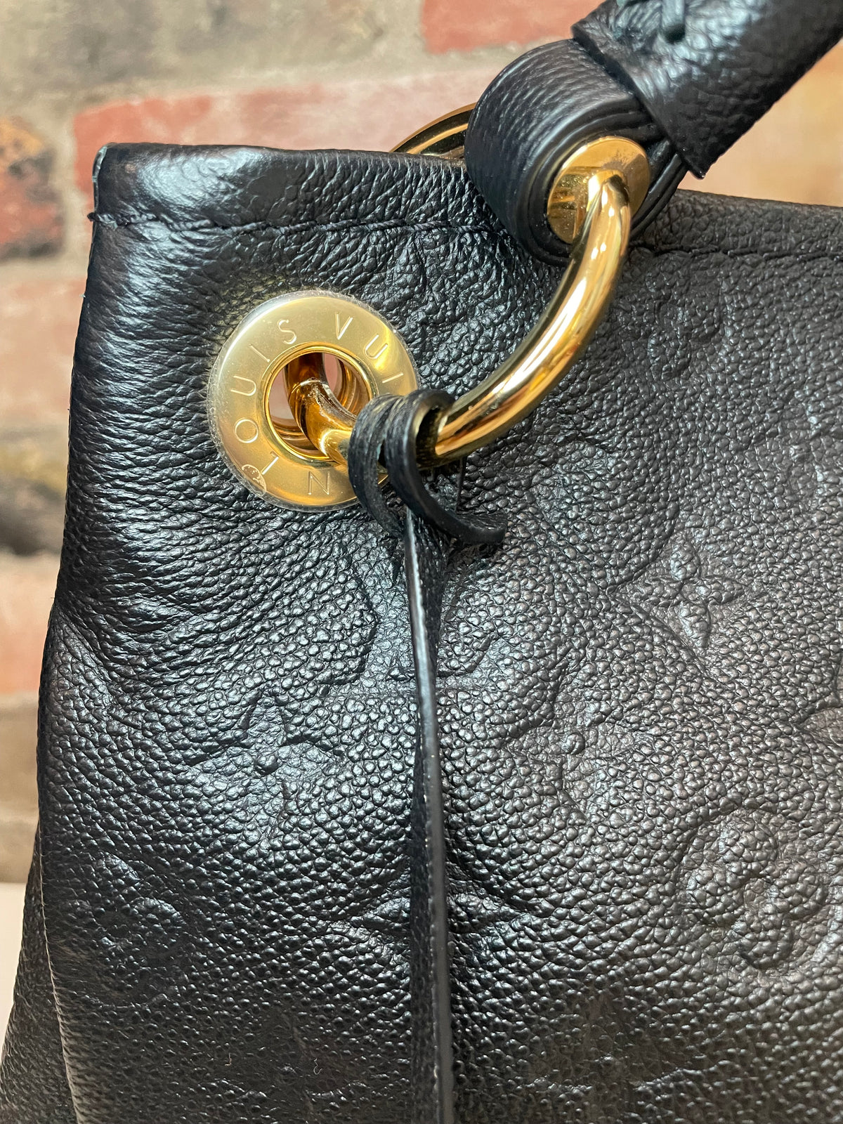 Black  Empreinte Louis Vuitton Handbag Excellent condition Artsy/Artsie MM 2022, BAG AND BOX