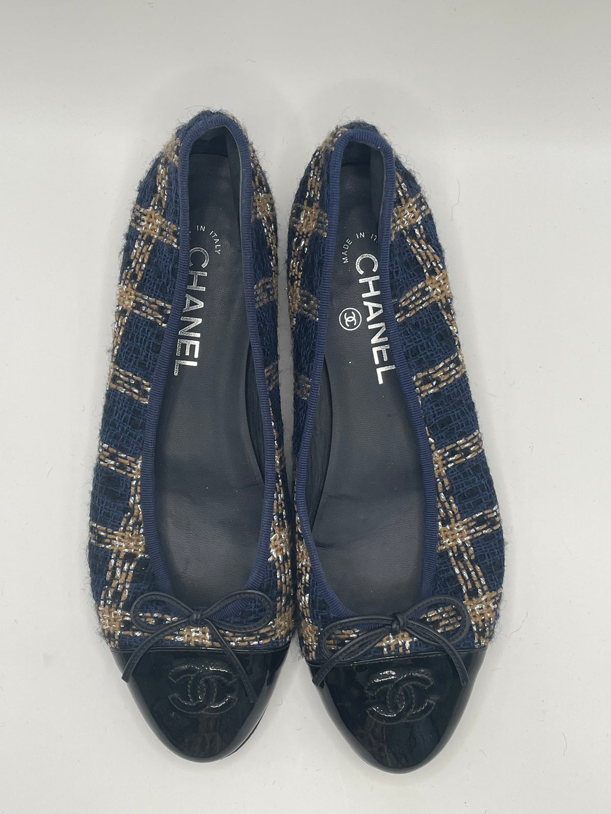 Navy Tweed Chanel Flats  CC cap toe- with dust bag, Condition VG, 39/8.5