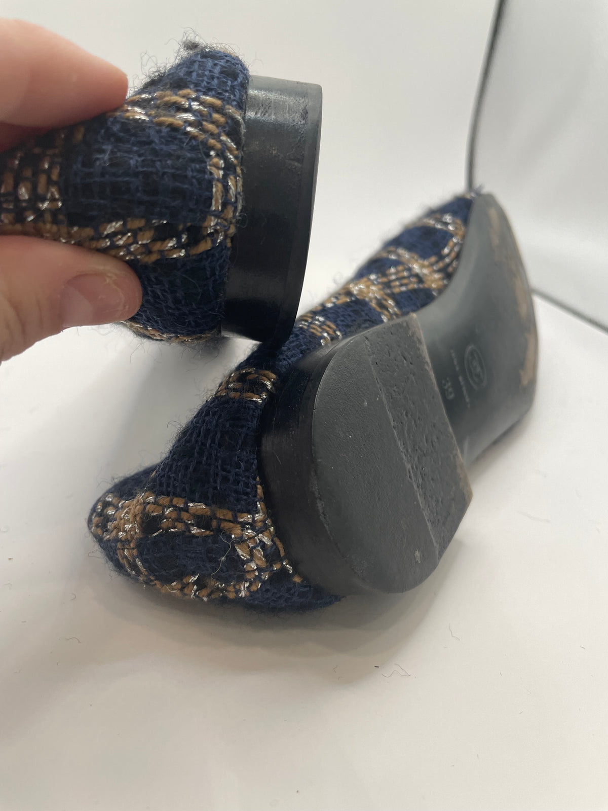 Navy Tweed Chanel Flats  CC cap toe- with dust bag, Condition VG, 39/8.5