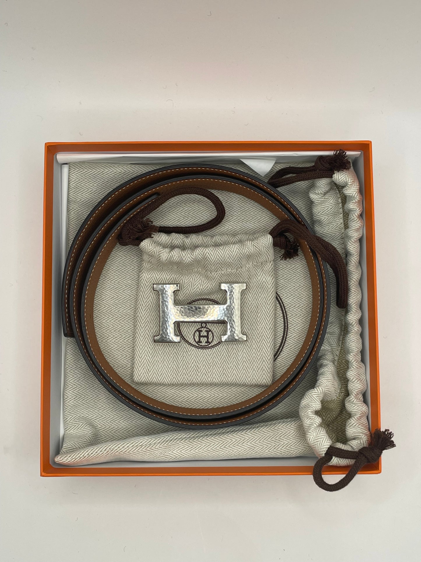 Black/Brown Hermes Belt Martelee hammered H, 32mm reversible, with box and Bag, 90