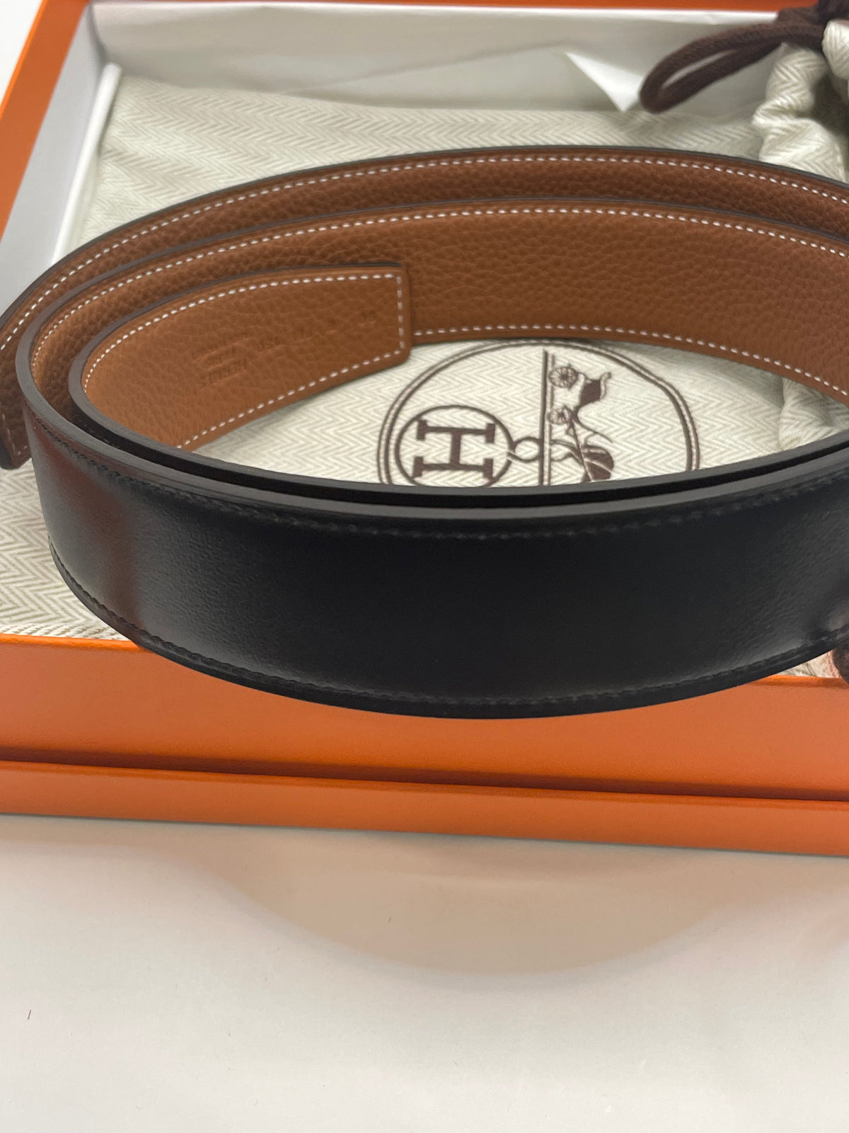 Black/Brown Hermes Belt Martelee hammered H, 32mm reversible, with box and Bag, 90