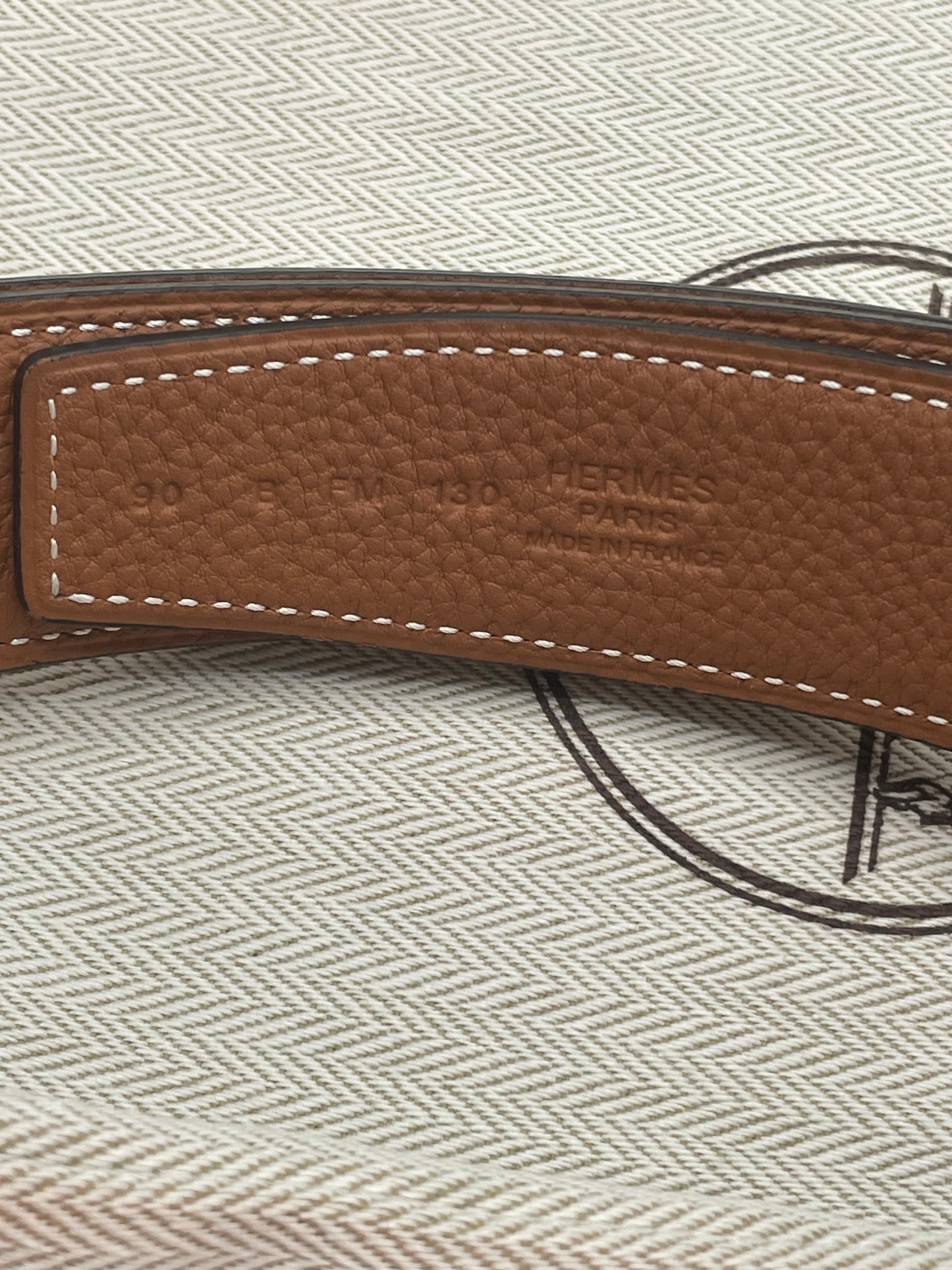 Black/Brown Hermes Belt Martelee hammered H, 32mm reversible, with box and Bag, 90