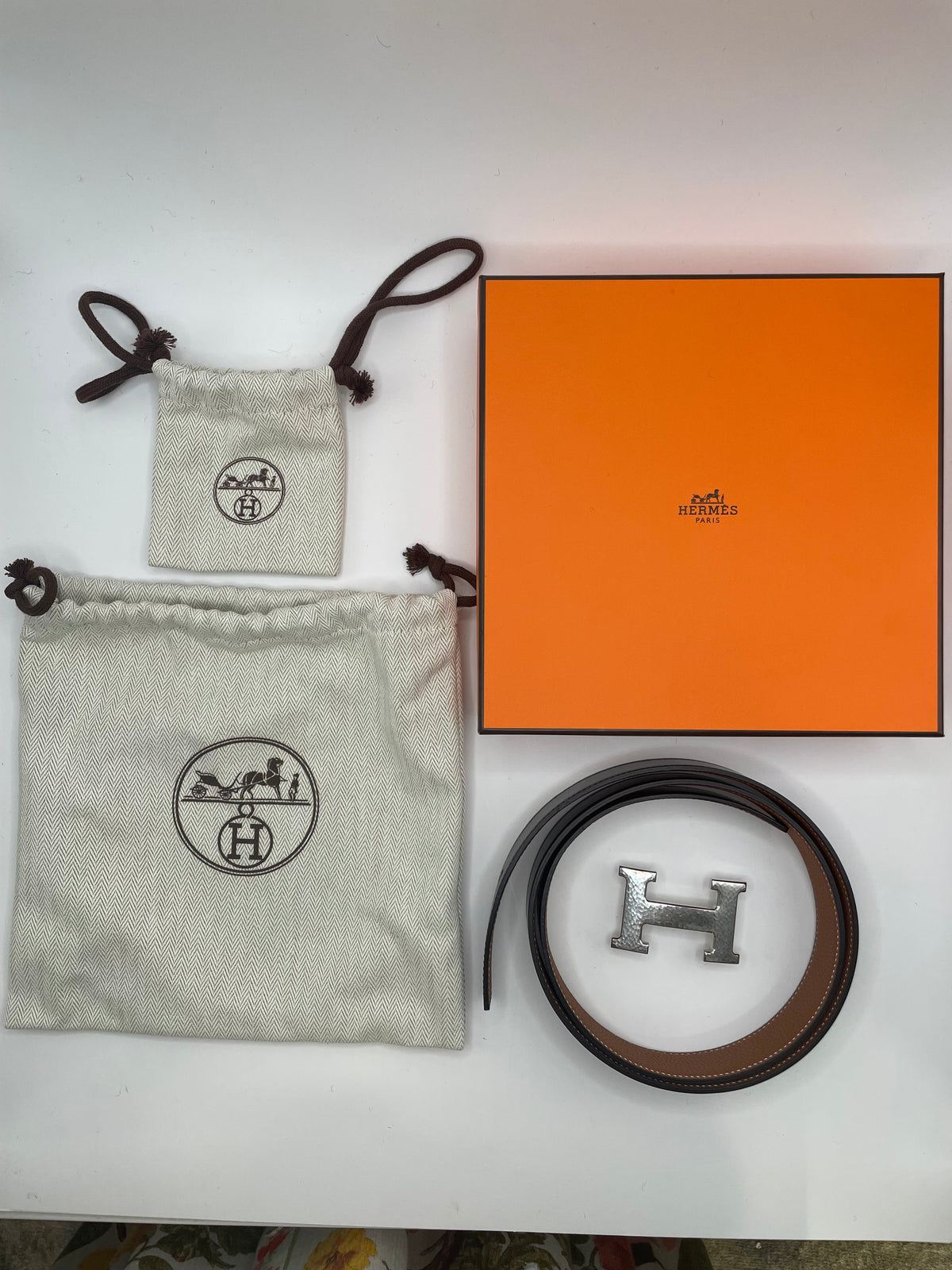 Black/Brown Hermes Belt Martelee hammered H, 32mm reversible, with box and Bag, 90