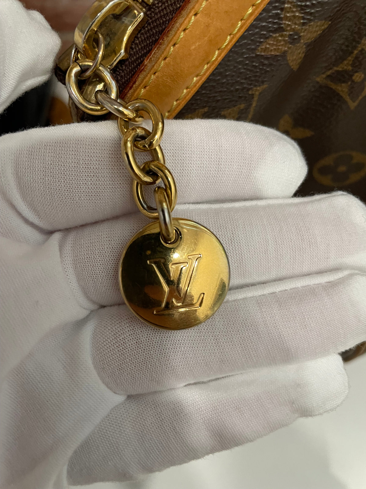 Signature Monogram  Louis Vuitton Handbag Tivoli, France 2015- NO BOX OR DUSTER- VGUC, GM