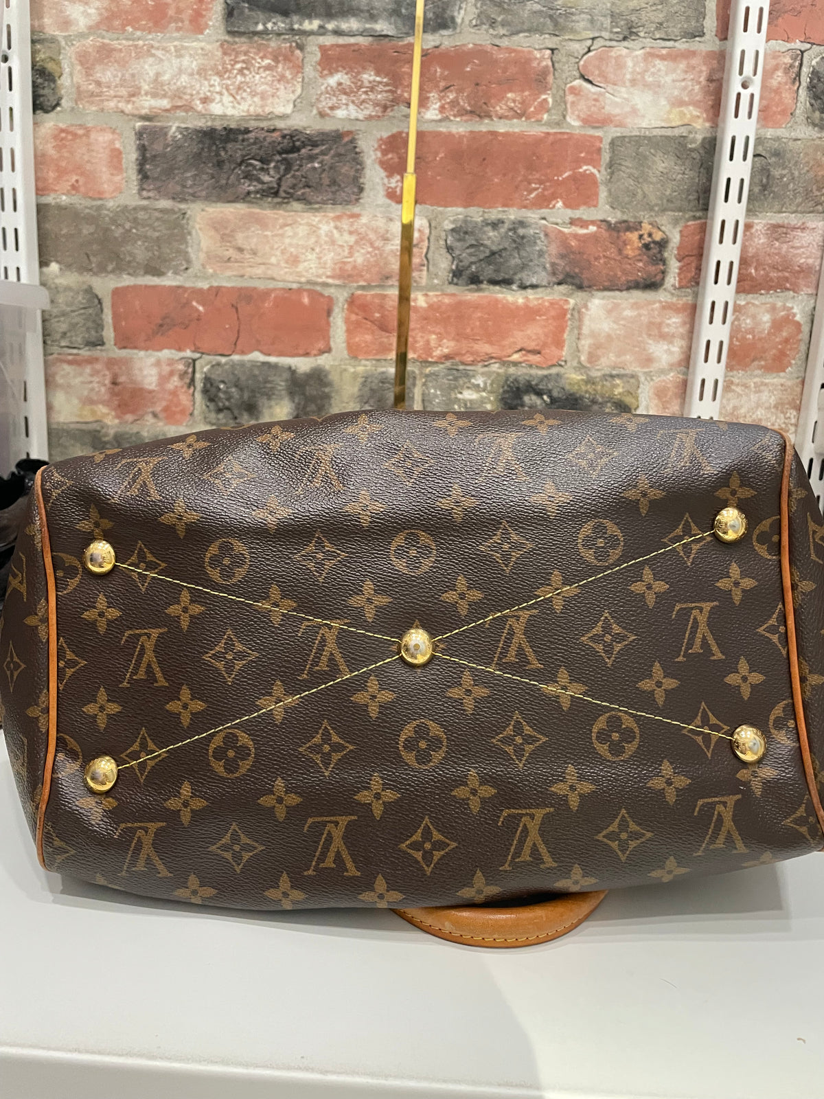 Signature Monogram  Louis Vuitton Handbag Tivoli, France 2015- NO BOX OR DUSTER- VGUC, GM