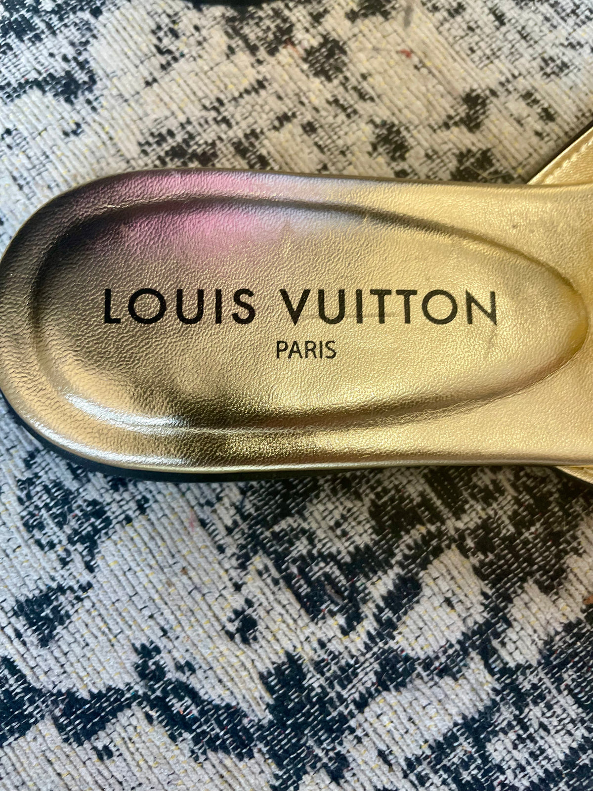 Gold Louis Vuitton Sandal , 6.5