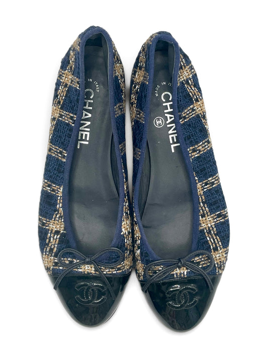 Navy Tweed Chanel Flats  CC cap toe- with dust bag, Condition VG, 39/8.5