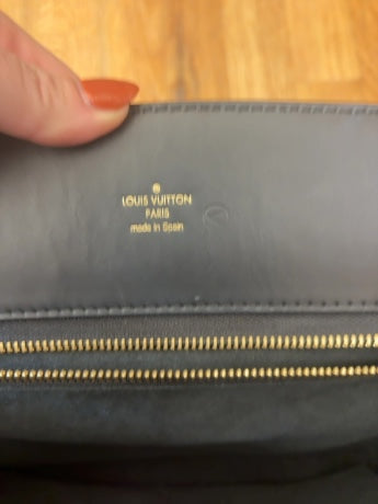 Signature Monogram Louis Vuitton Handbag Phenix MM 2016 MSRP $2440- Excellent condition